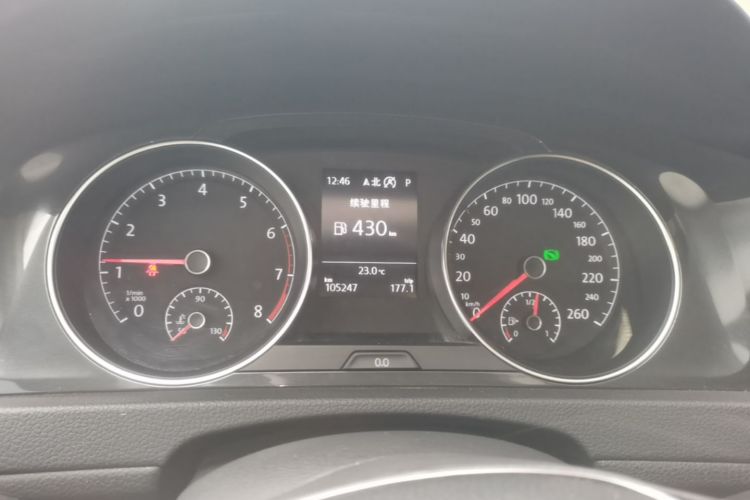 Volkswagen Golf 2019 car image #16