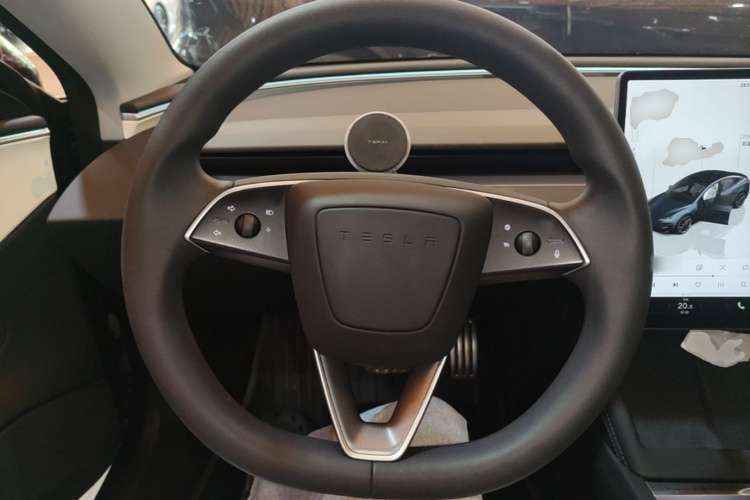 Tesla Model 3 2024 car image #11
