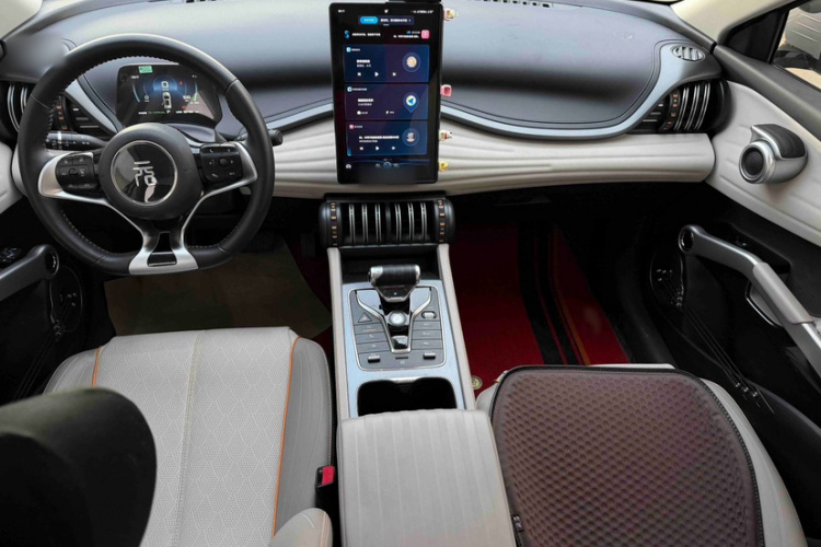 BYD Yuan Plus 2024 car image #9