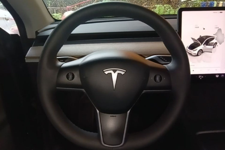 Tesla Model Y 2022 #11 Tesla Model Y 2022 car image #11