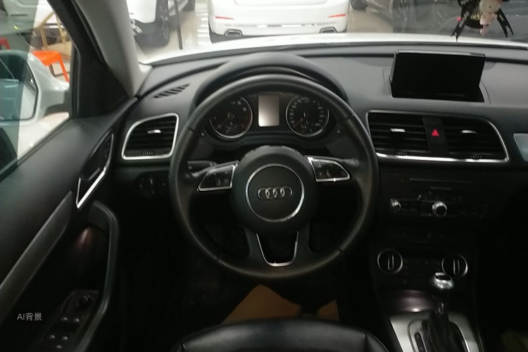 Audi Q3 2019 car image #12