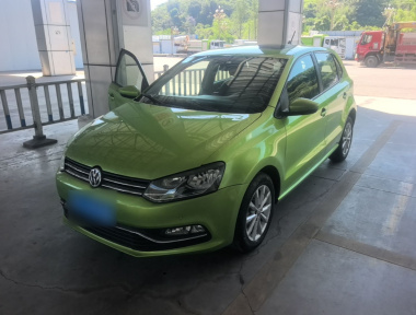 Volkswagen Polo 2015 Volkswagen Polo 2015 car image