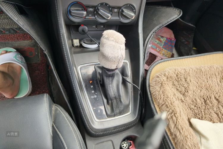 MG ZS 2019 car image #16