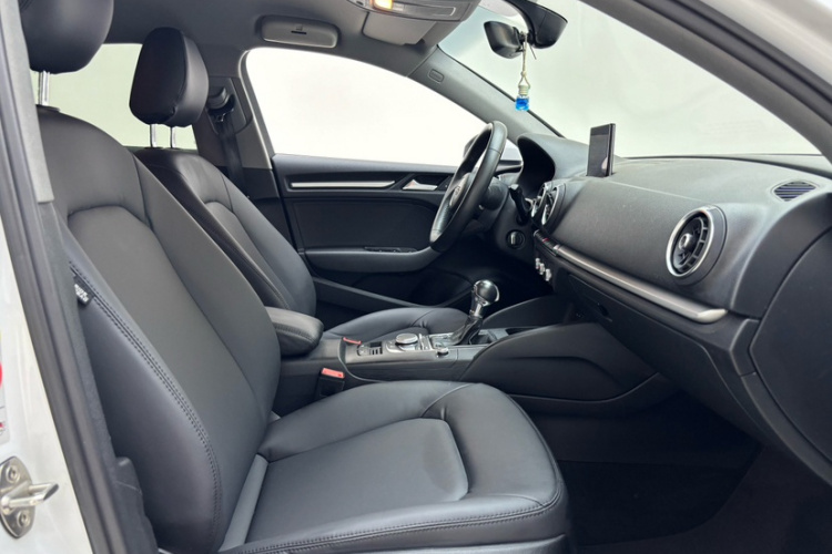 Audi A3 2019 #11 Audi A3 2019 car image #11