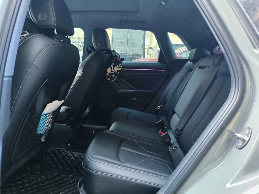 Audi Q3 2024 car image #6