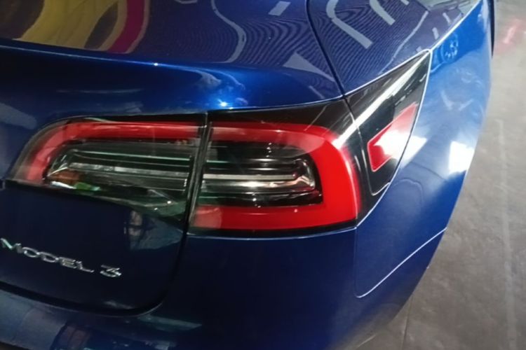 Tesla Model 3 2023 car image #8