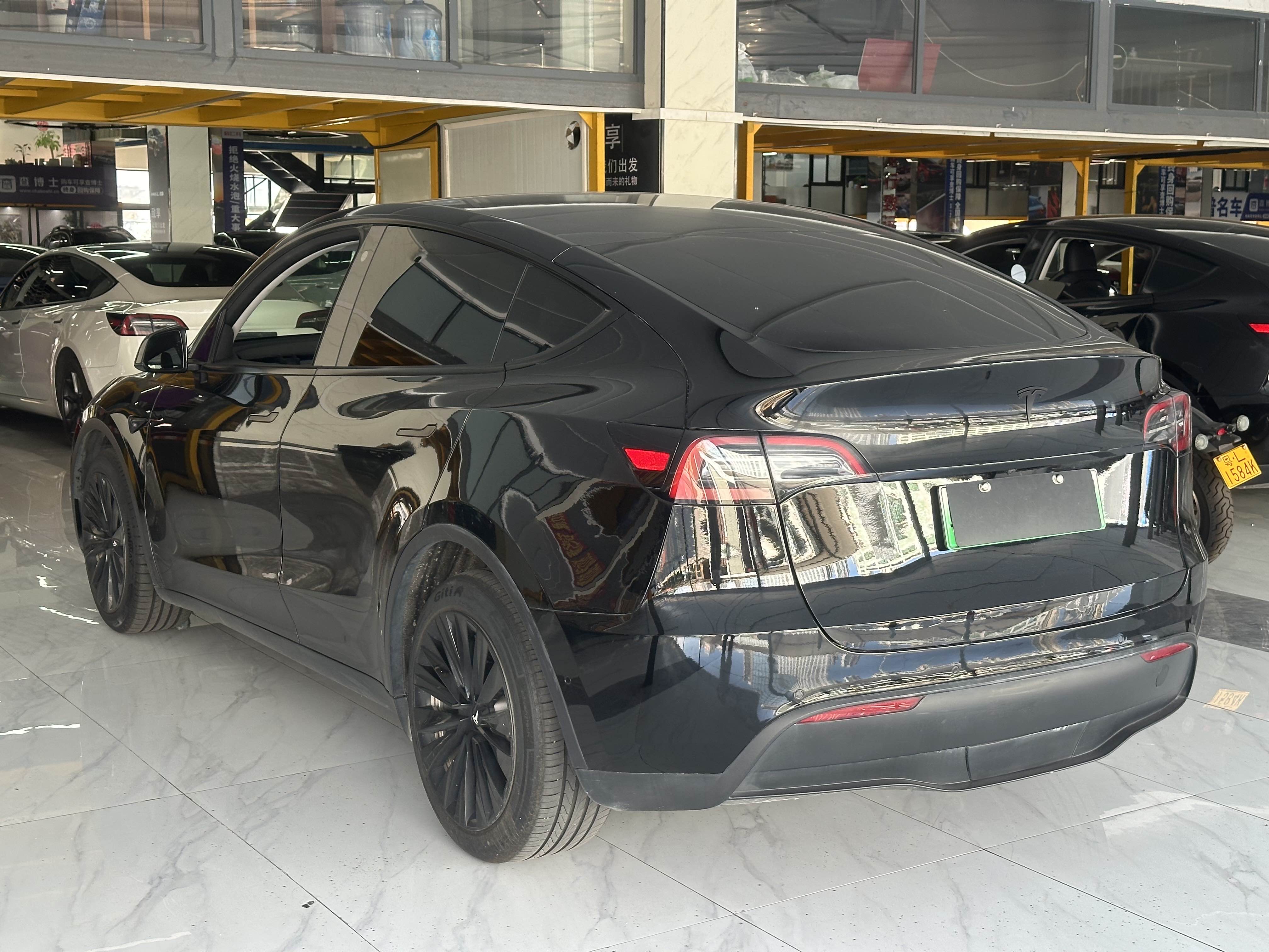 Tesla Model Y 2022 car image #8