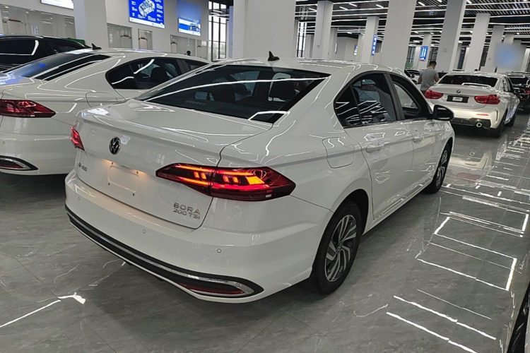 Volkswagen Bora 2025 car image #7