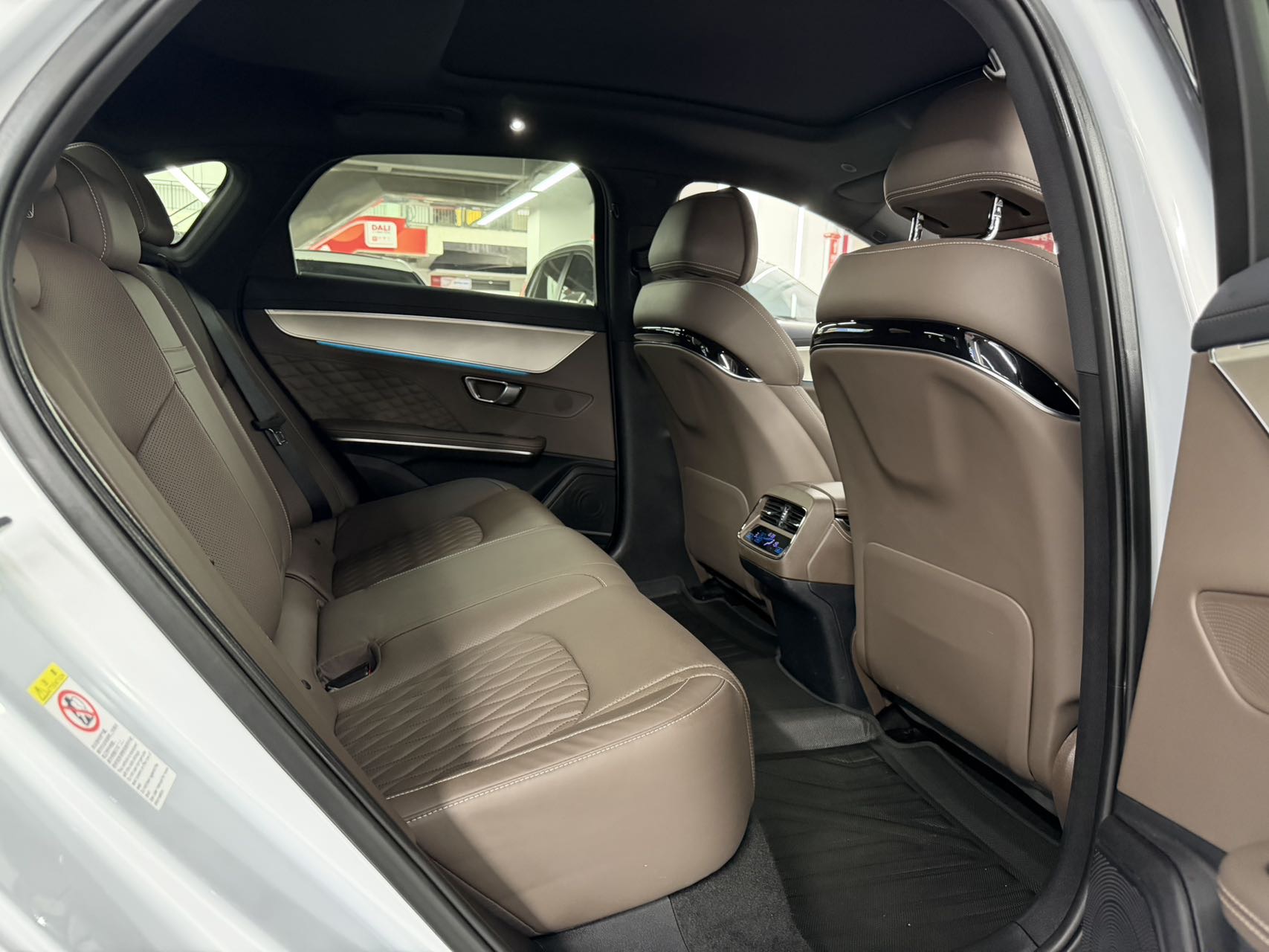 BYD Han 2024 car image #10