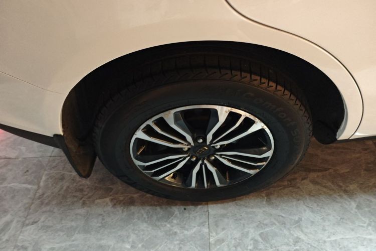 GEELY Vision X6 2017 immagine di auto #10