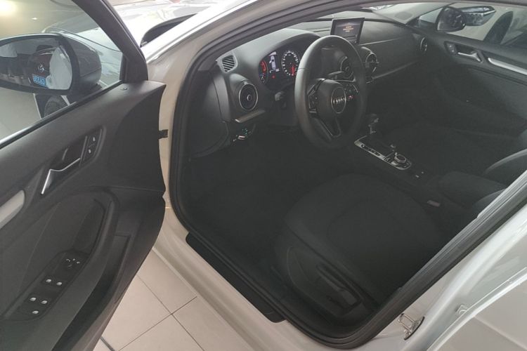Audi A3 2019 #12 Audi A3 2019 صورة سيارة #12