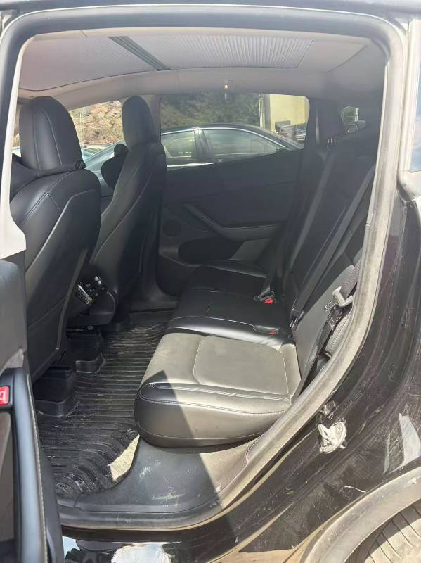 Tesla Model Y 2021 car image #3