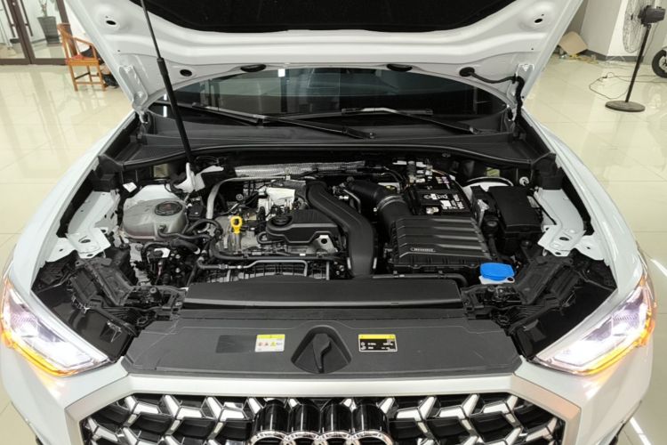 Audi Q3 2024 car image #20