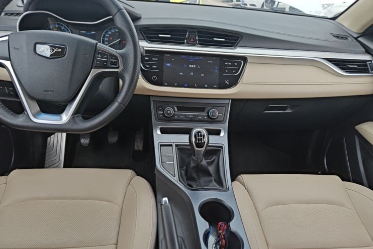 GEELY Emgrand 2018 car image #13