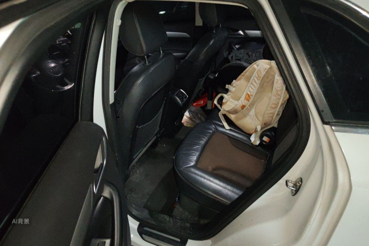 Audi Q3 2017 immagine di auto #19