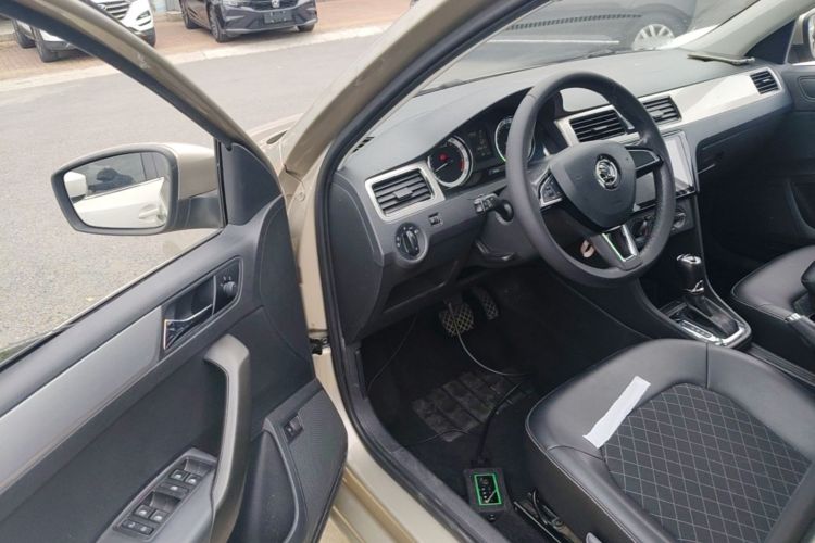 Skoda Rapid 2018 #18 Skoda Rapid 2018 image de voiture #18