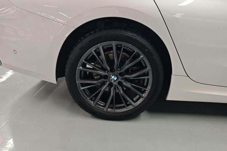 BMW 3 Series 2024 car image #10