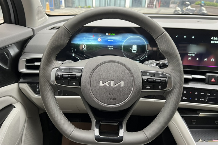 Kia Sportage 2025 immagine di auto #15