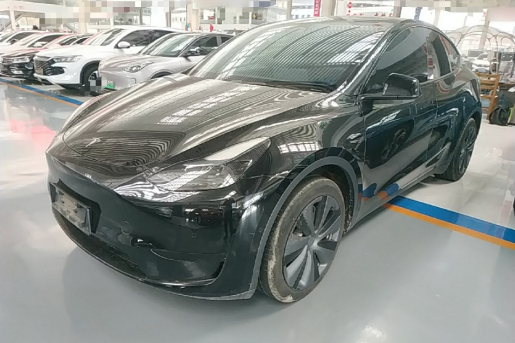 Tesla Model Y 2023 #2 Tesla Model Y 2023 car image #2