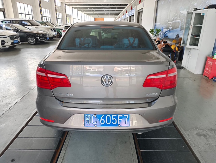 Volkswagen Bora 2013 صورة سيارة #8