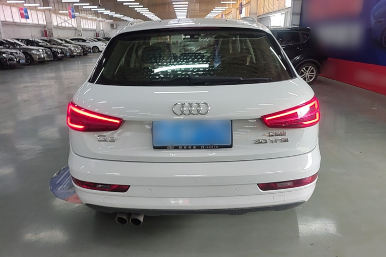 Audi Q3 2016 car image #6