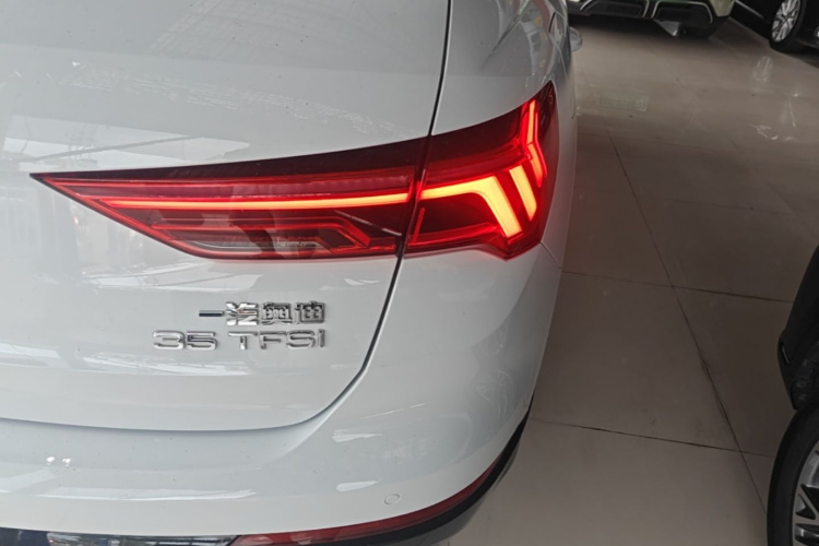 Audi Q3 2021 #8 Audi Q3 2021 car image #8