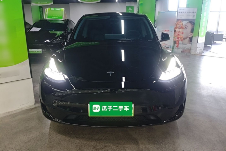 Tesla Model Y 2023 #3 Tesla Model Y 2023 car image #3