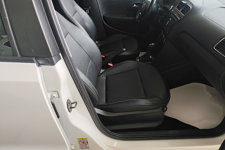 Volkswagen Polo 2017 #24 Volkswagen Polo 2017 car image #24