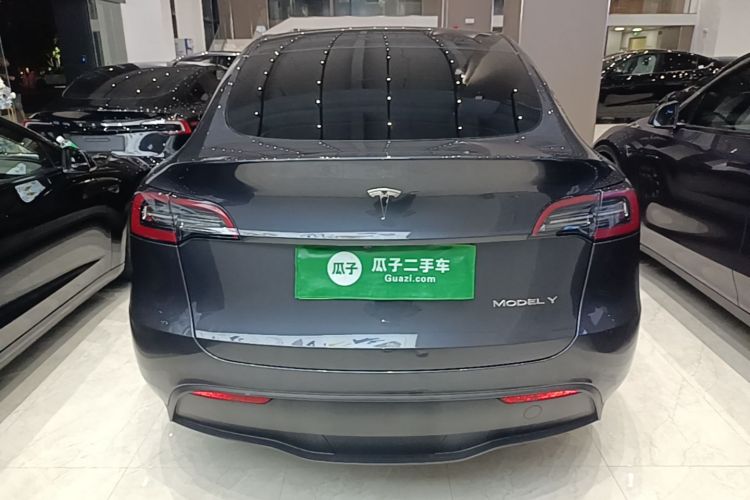 Tesla Model Y 2024 #4 Tesla Model Y 2024 car image #4