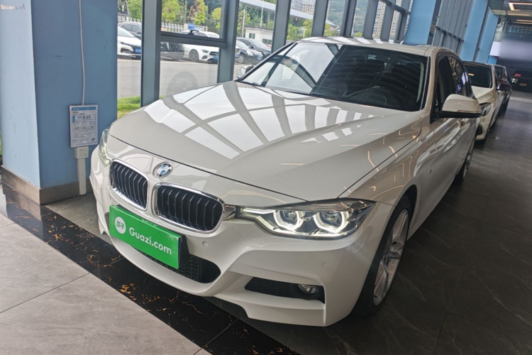 BMW 3 Series 2019 car image #2