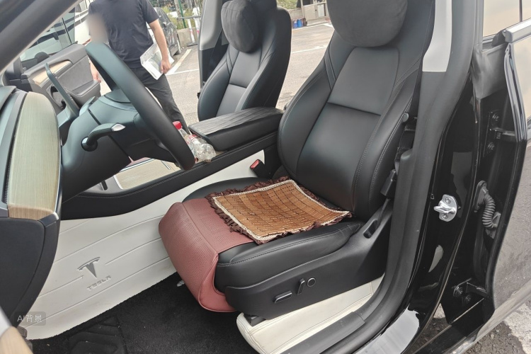 Tesla Model Y 2023 #17 Tesla Model Y 2023 car image #17