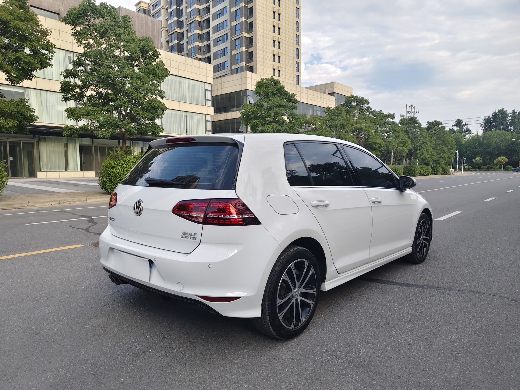 Volkswagen Golf 2017 #10 Volkswagen Golf 2017 car image #10