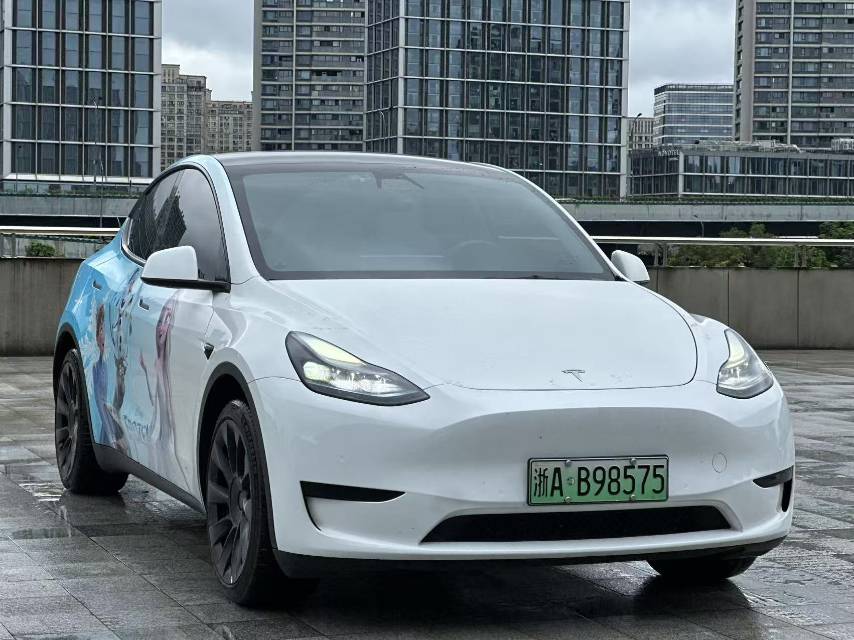 Tesla Model Y 2023 #3 Tesla Model Y 2023 car image #3