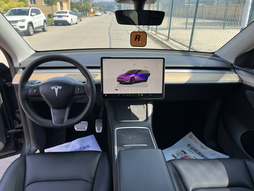 Tesla Model Y 2022 #4 Tesla Model Y 2022 car image #4