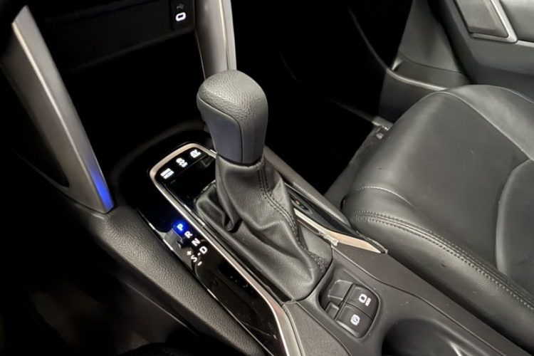 Toyota Corolla Cross 2024 immagine di auto #12