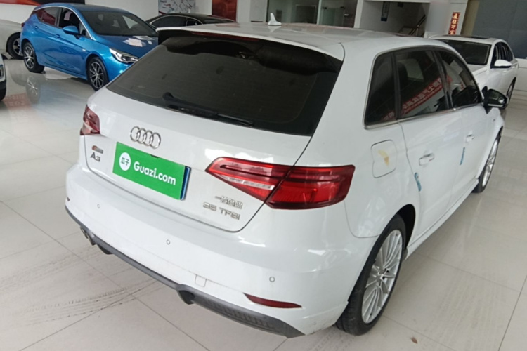 Audi A3 2018 car image #7