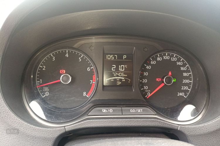 Volkswagen Polo 2017 car image #13