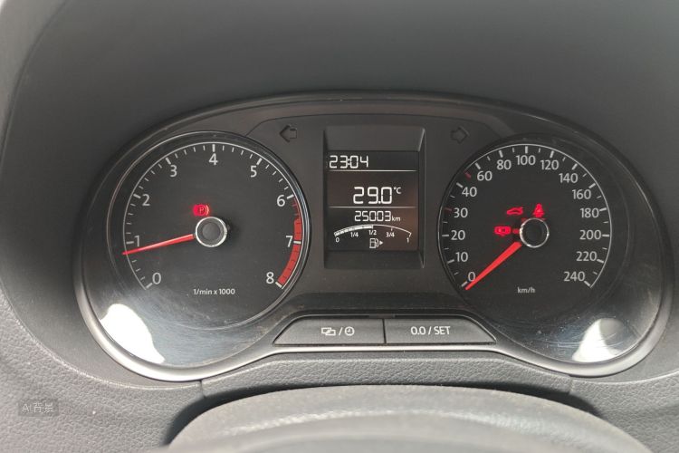 Volkswagen Polo 2016 #13 Volkswagen Polo 2016 car image #13