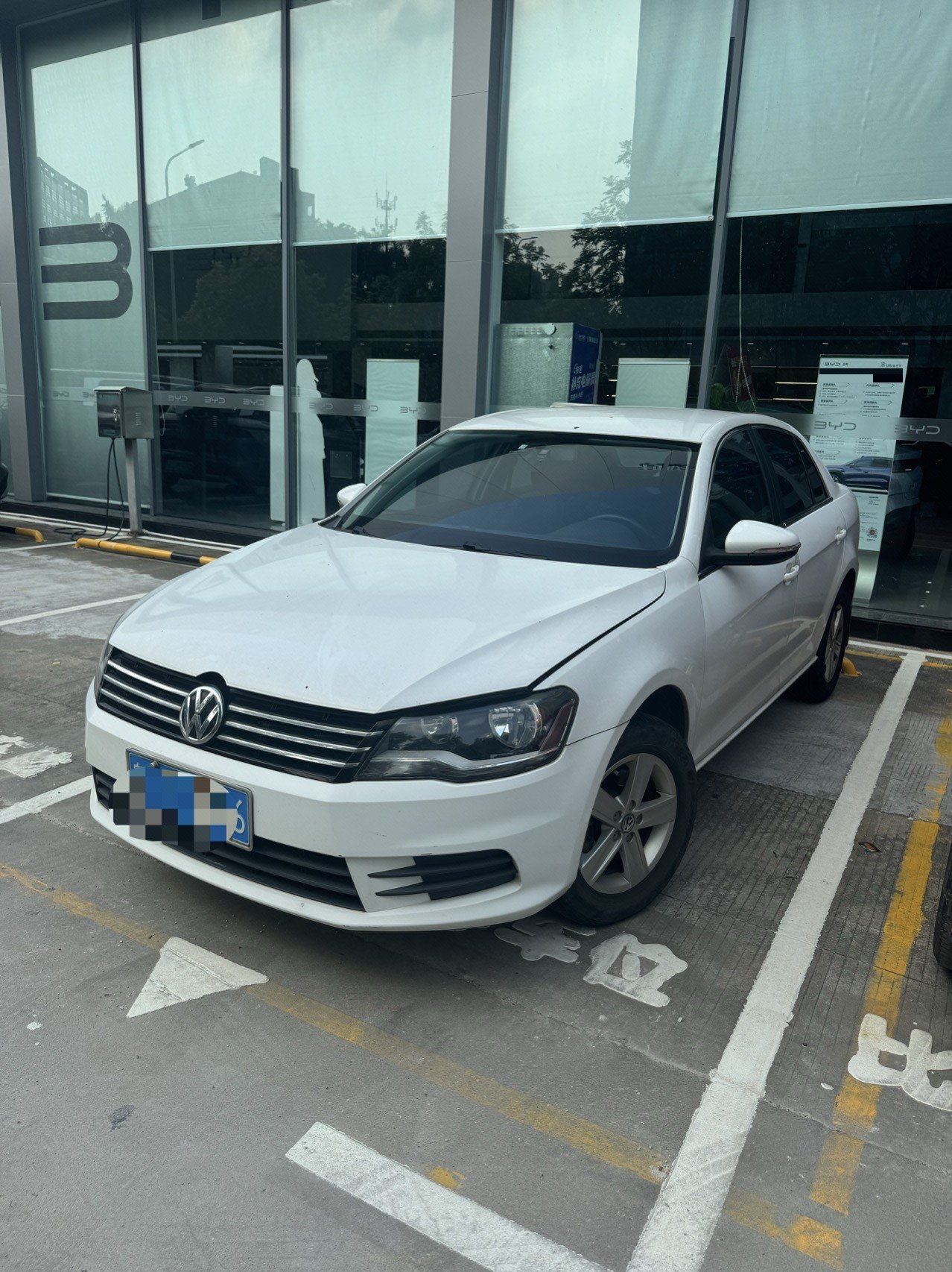 Volkswagen Bora 2015 car image 