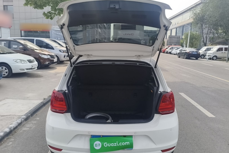 Volkswagen Polo 2016 car image #19