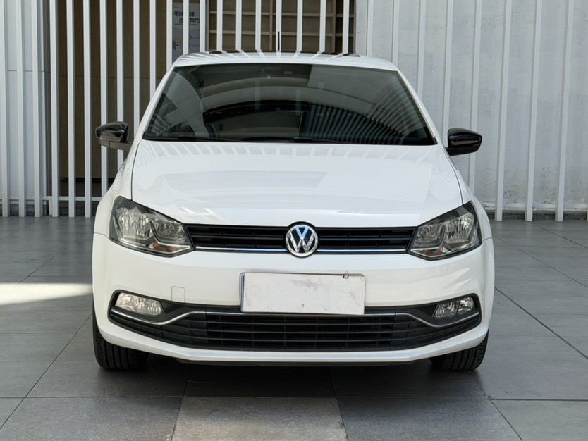Volkswagen Polo 2014 car image #2