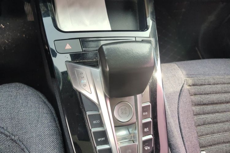 BYD Yuan New Energy 2019 #16 BYD Yuan New Energy 2019 изображение автомобиля #16