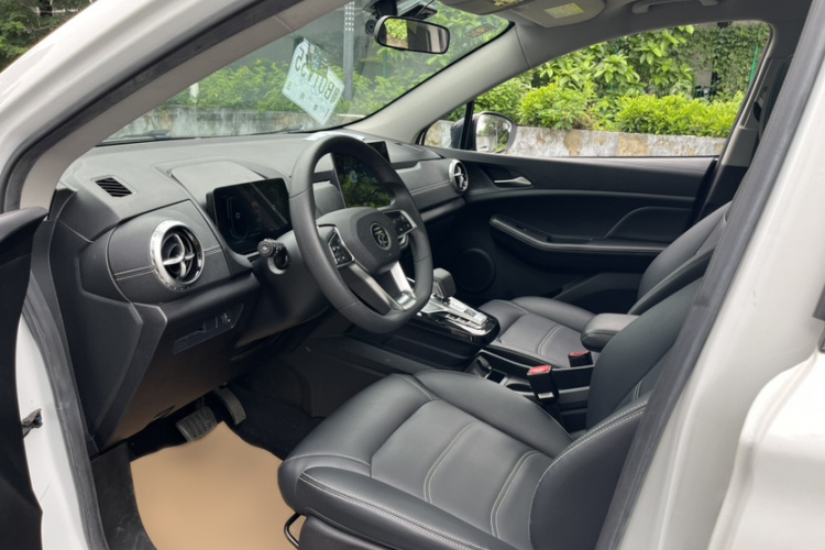 BYD Yuan New Energy 2019 immagine di auto #11