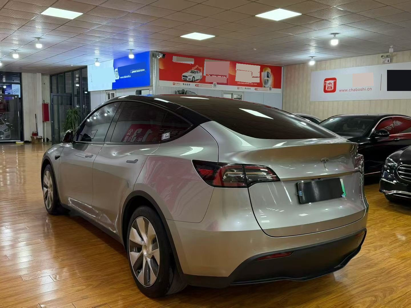 Tesla Model Y 2023 car image #5