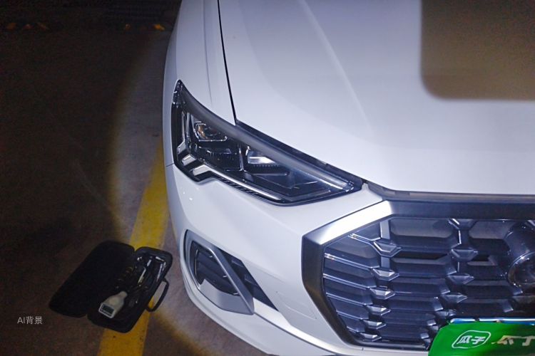 Audi Q3 2021 car image #8