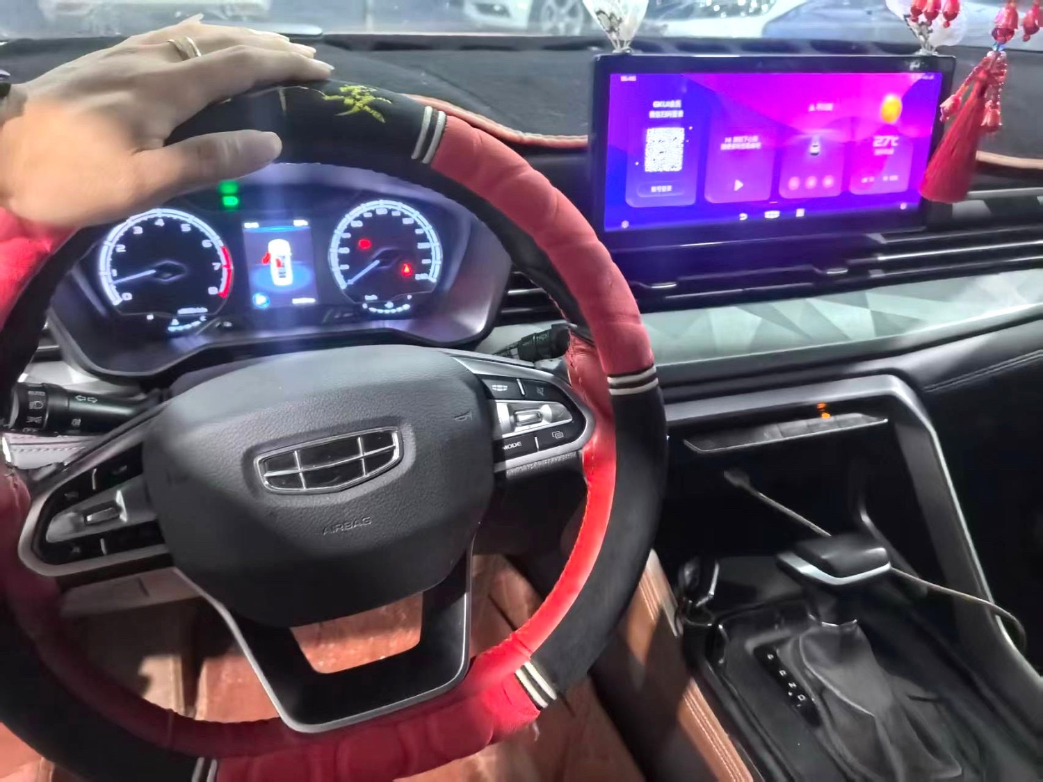 GEELY Vision X6 2022 car image #3