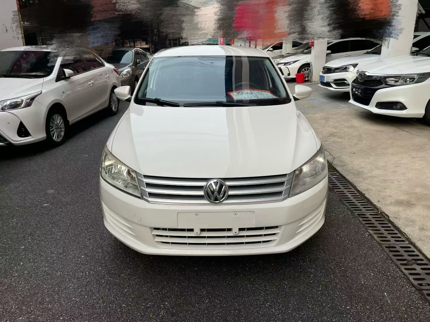 Volkswagen Santana 2015 car image #2