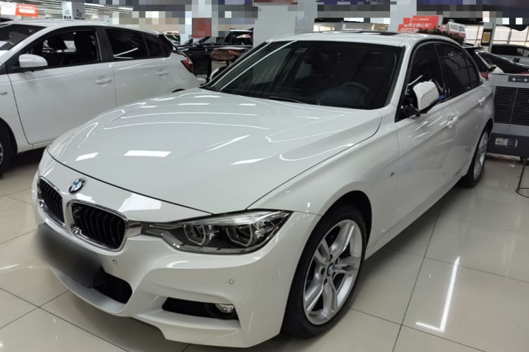 BMW 3 Series 2018 immagine di auto #2