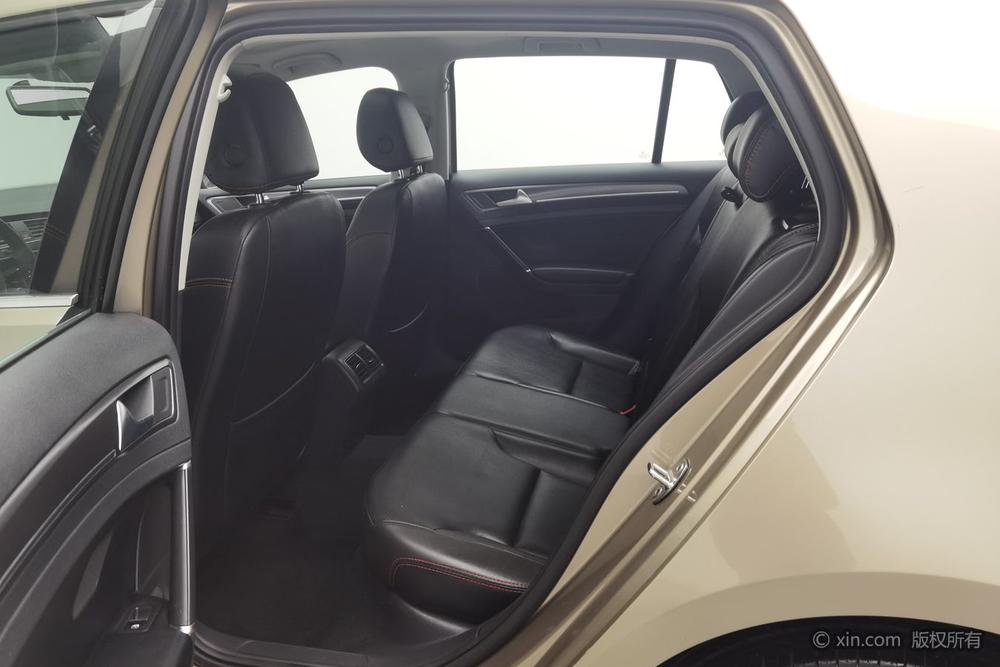 Volkswagen Golf 2017 car image #19