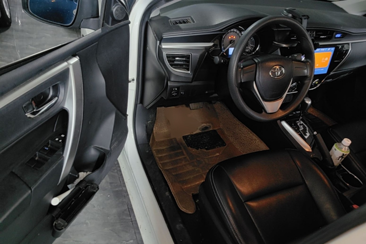 Toyota Corolla 2017 car image #16